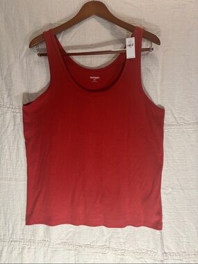 Old Navy Red Scoop-Neck Women's Tank Top